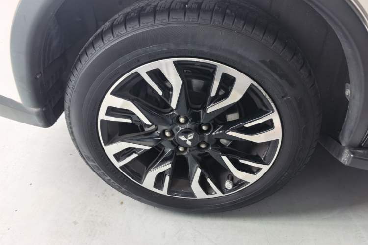 Used Mitsubishi Outlander 2019 2.0L Two-Wheel Drive Comfort Edition 5 Seats China VI Standard
