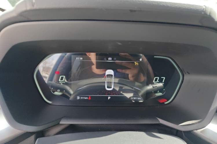 Used MG 5 2022 180 DVVT CVT Youth Luxury Edition
