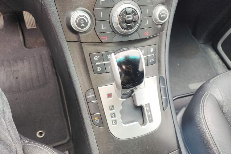 Used Luxgen Great 7 SUV 2013 Limited-Edition Sharp Model 2.2T Two-Wheel-Drive Smart Version