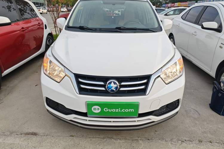 Used Venucia R50 2015 1.6L Manual Fashion Edition Front