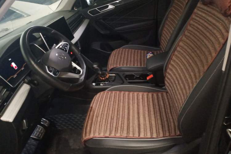 Used Volkswagen Tiguan L 2023 330TSI Automatic Two-Wheel Drive R-Line Enjoyment Edition Left Front Seat