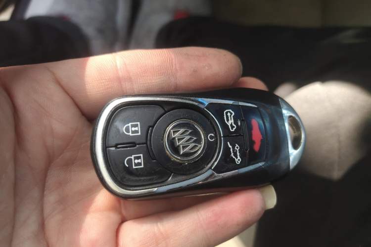 Used Buick GL8 2017 28T Avenir Avia National Emission Standard V
