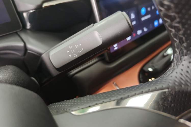 Used AION V 2024 Aion Tyrannosaurus 650 LiDAR Edition
