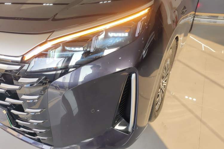 Used BYD Xia 2025 DM-i 1.5T 180km Beyond Edition
