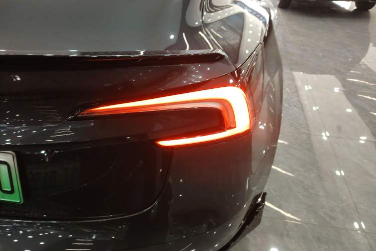 Used Tesla Model 3 2024 High-Performance All-Wheel-Drive Version