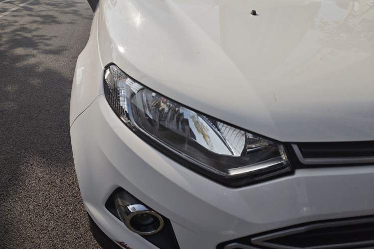 Used Ford EcoSport 2013 1.5L Automatic Fashion Model Right Front Headlight