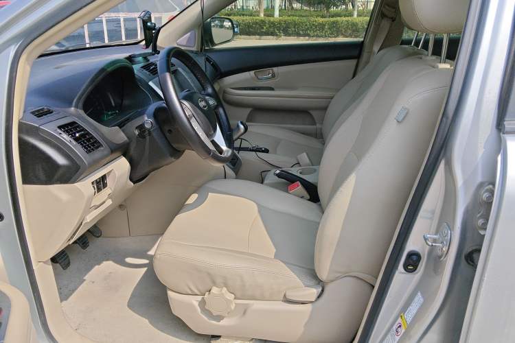 Used BYD S6 2012 2.0L Manual Luxury Version
