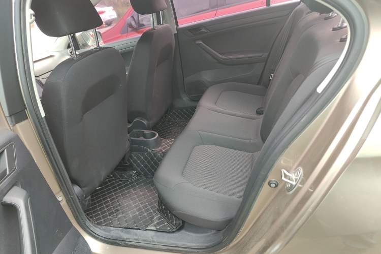 Used Volkswagen Jetta 2017 1.5L Manual Fashion Edition