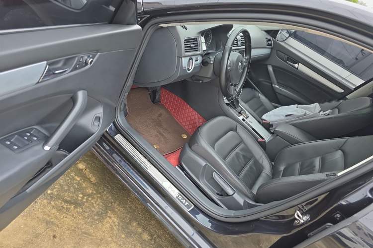 Used Volkswagen Passat 2014 1.8TSI DSG Prestige Edition Driver Seat