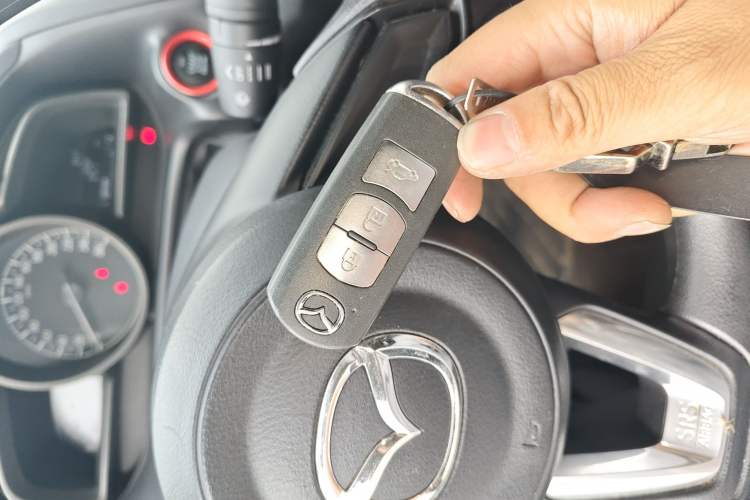 Used Mazda 3 Axela 2017 Sedan 1.5L Manual Comfort Model Emission Standard China V