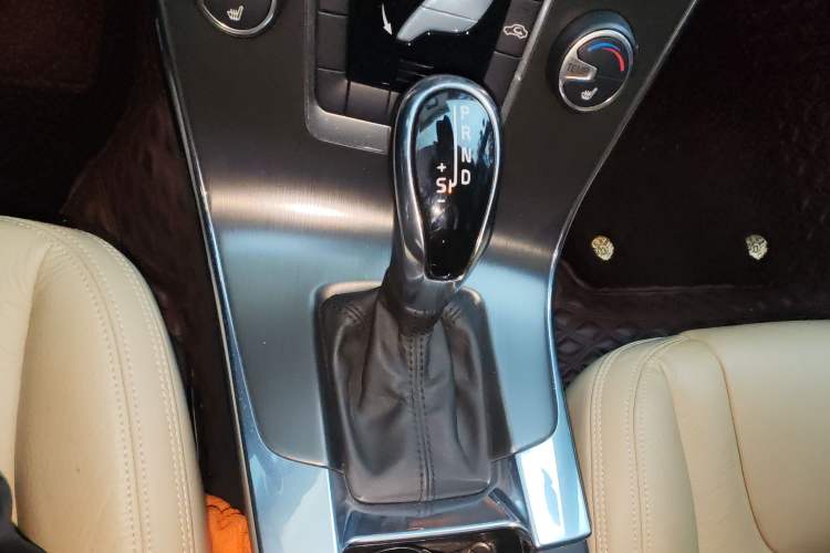 Used Volvo S60 2014 T5 Zhiyi Edition