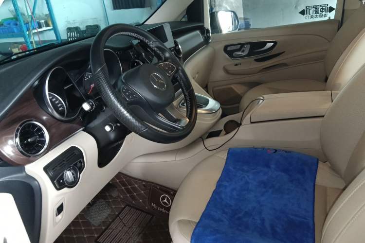 Used Mercedes-Benz V-Class 2020 V 260 Avantgarde Edition Left Front Seat