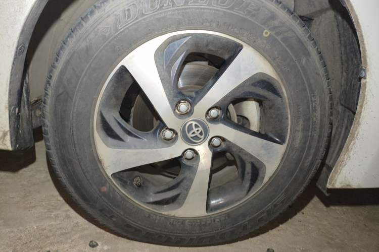 Used Toyota Levin 2017 Revised 185T CVT Elite Edition China V Standard Right Front Wheel Hub