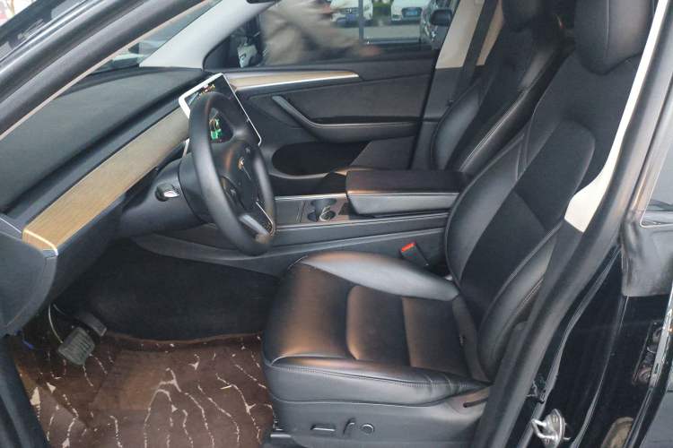 Used Tesla Model Y 2021 Long-Range All-Wheel-Drive Version