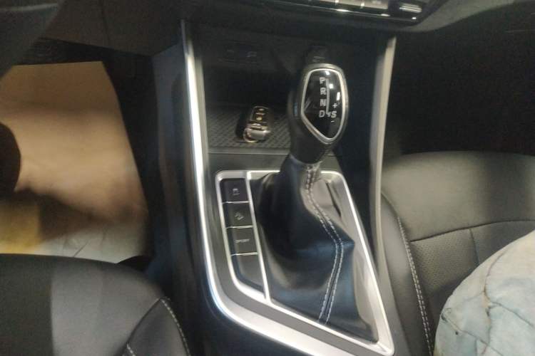 Used Geely Auto Vision X3 2019 Upgraded Model 1.5L CVT Prestige Version Gear Lever