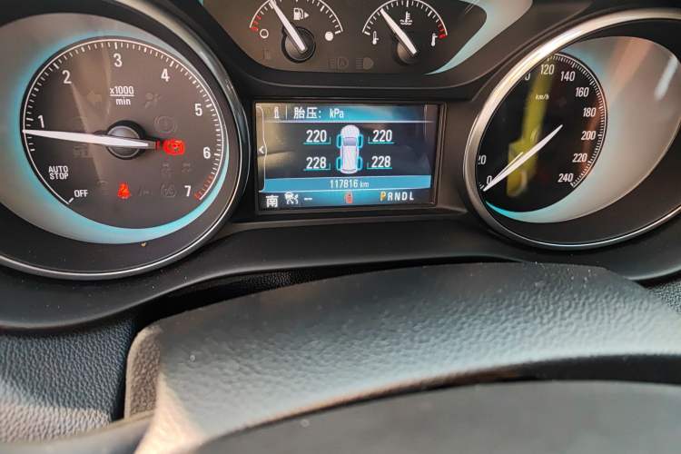 Used Buick Envision 2014 28T Four-Wheel Drive Luxury Model Odometer Close Up