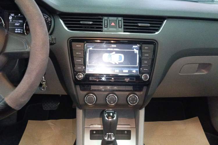 Used Skoda Octavia 2015 1.6L Automatic Yijie Edition
