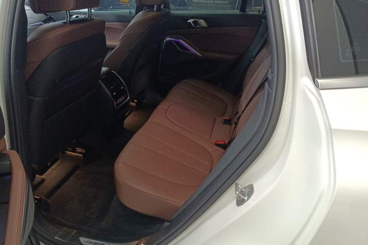 Used BMW X6 2020 xDrive40i Luxury Model with M Sport Package
