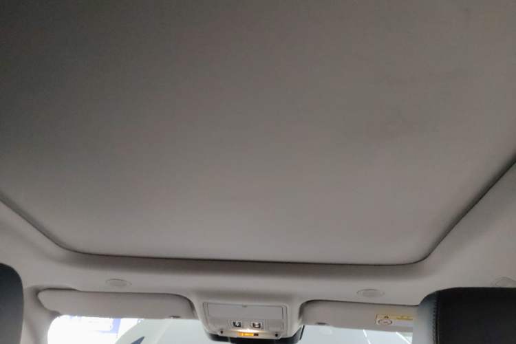 Used Land Rover Range Evoque 2023 Aurora L 249 PS Luxury Edition
