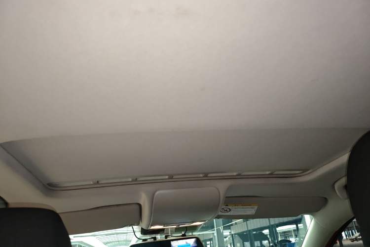 Used Volkswagen Polo 2016 1.6L Automatic Comfort Model
