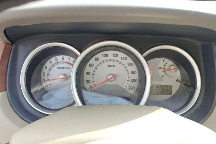 Used Nissan Tiida Sedan 2009 1.6L Automatic Tech Edition
