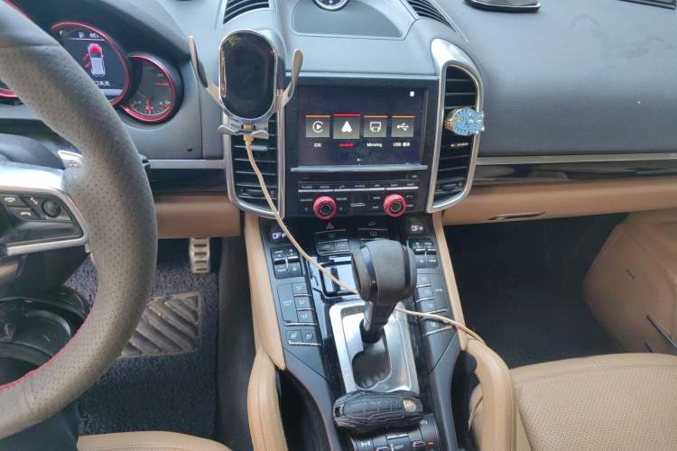 Used Porsche Cayenne 2015 Cayenne 3.0T Audio And AC Panel