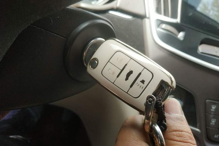 Used Buick Regal 2014 2.0L Leading Fashion Edition Vehicle Key