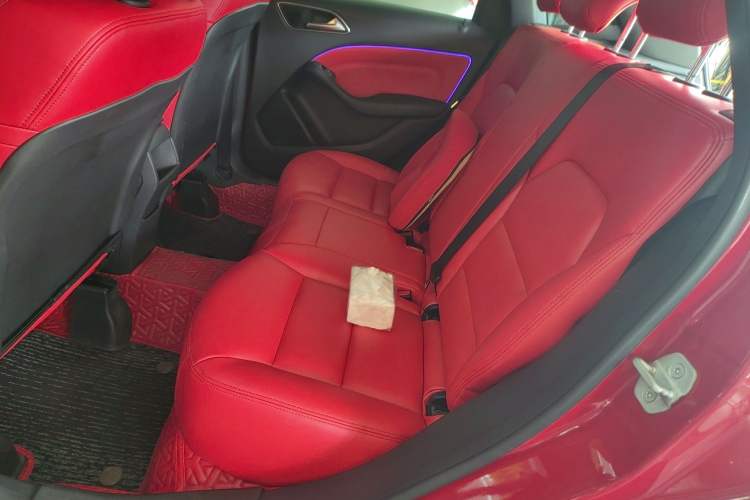 Used Mercedes-Benz B-Class 2012 B 180 Left Rear Seat