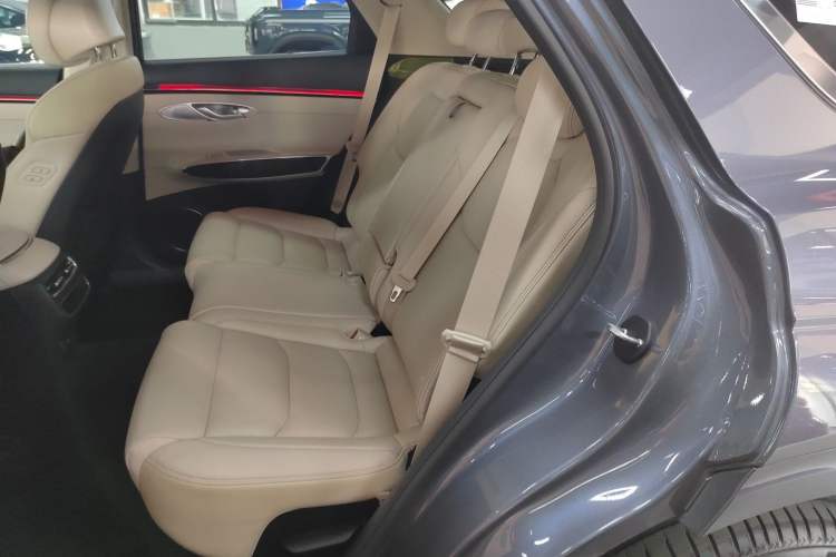 Used Genesis GV70 2025 2.5T Two-Wheel-Drive Luxury Edition