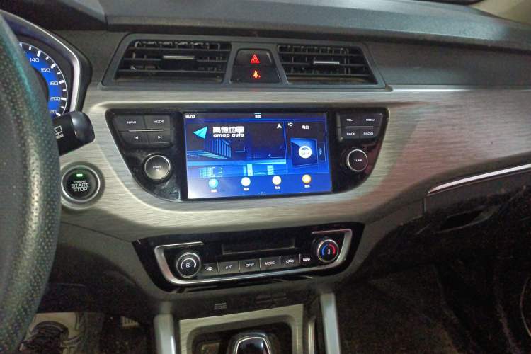 Used Geely Auto Vision X3 2017 1.5L Automatic Elite Model Audio And AC Panel