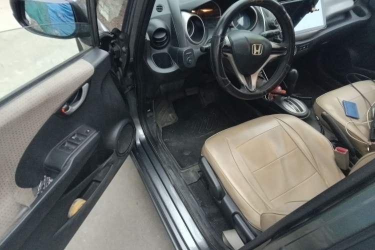 Used Honda Fit 2008 1.5L automatic luxury edition

