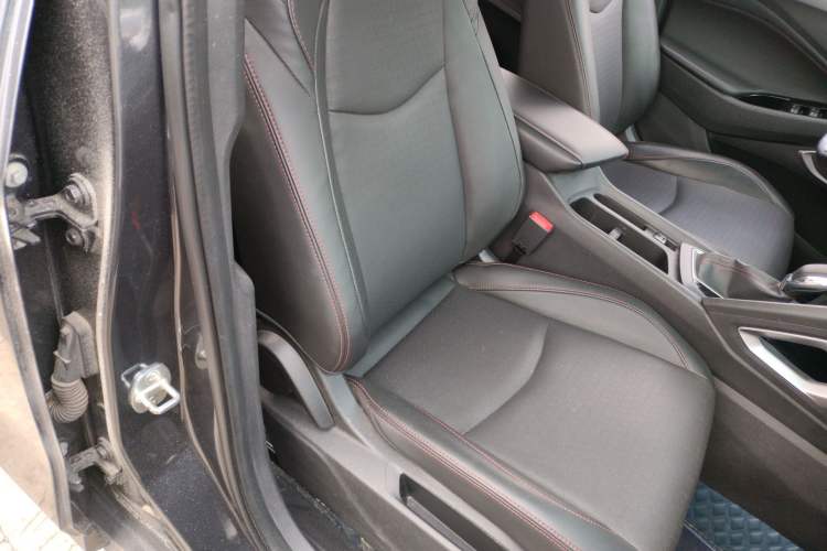 Used Chevrolet Orlando 2020 Light Hybrid Redline 530T Automatic Enjoyment Edition (5+2 Models) Right Front Seat