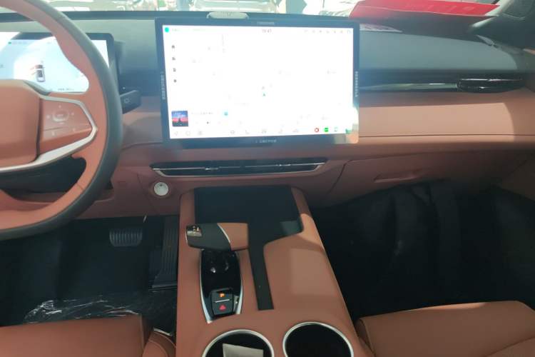 Used Changan UNI-Z New Energy 2024 Blue Whale Smart Electric iDD 125km Beyond Edition
