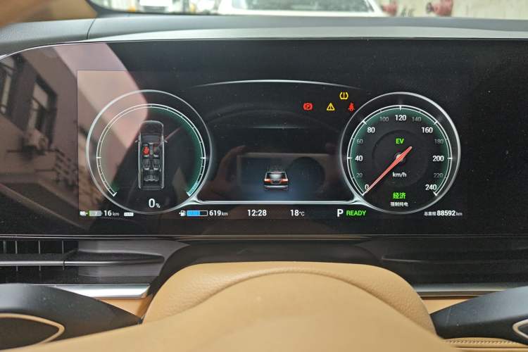 Used VOYAH Dream 2024 PHEV Extended-Range Premium Edition Instrument Cluster