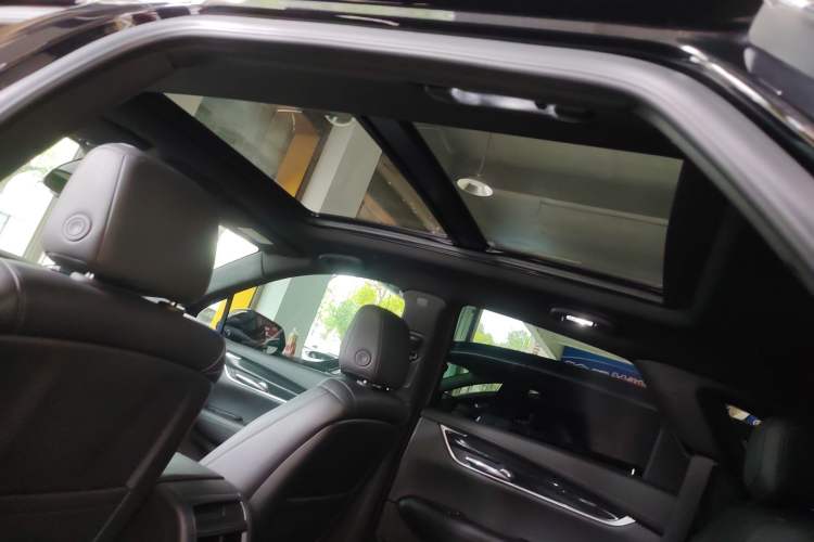 Used Cadillac XT5 2022 2.0T Two-Wheel Drive Luxury Version
