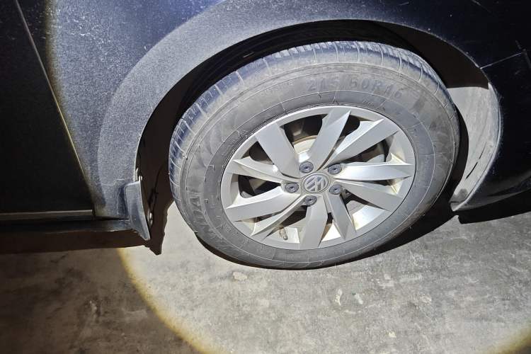 Used Volkswagen Passat New Energy 2019 430 PHEV Hybrid Elite Edition Right Front Wheel Hub