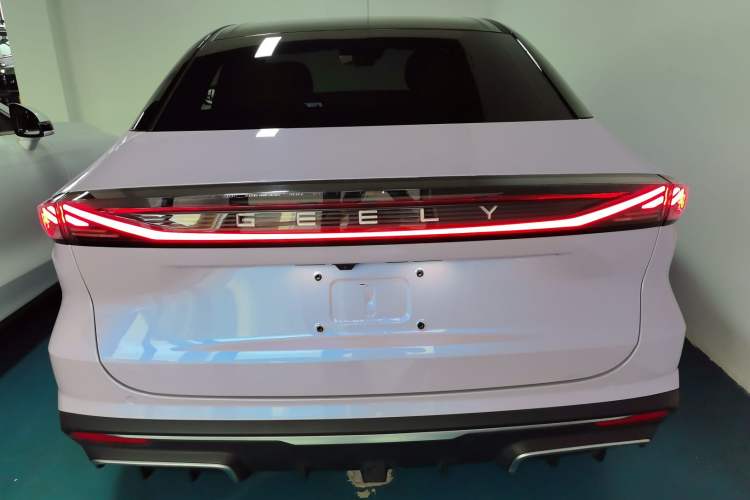 Used Geely Galaxy L6 2024 125km PLUS Dragon Edition