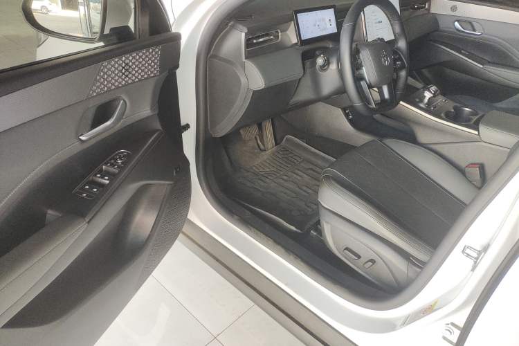 Used BYD Qin PLUS 2025 DM-i Smart Drive 120KM Superior Model