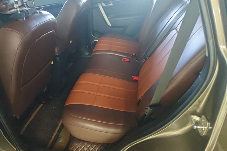 Used Chevrolet Captiva 2015 2.4L 4x4 Flagship Edition 7-Seater