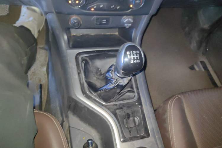 Used Zxauto Terralord 2016 2.5T Two-Wheel Drive Luxury Version JE4D25E Gear Lever