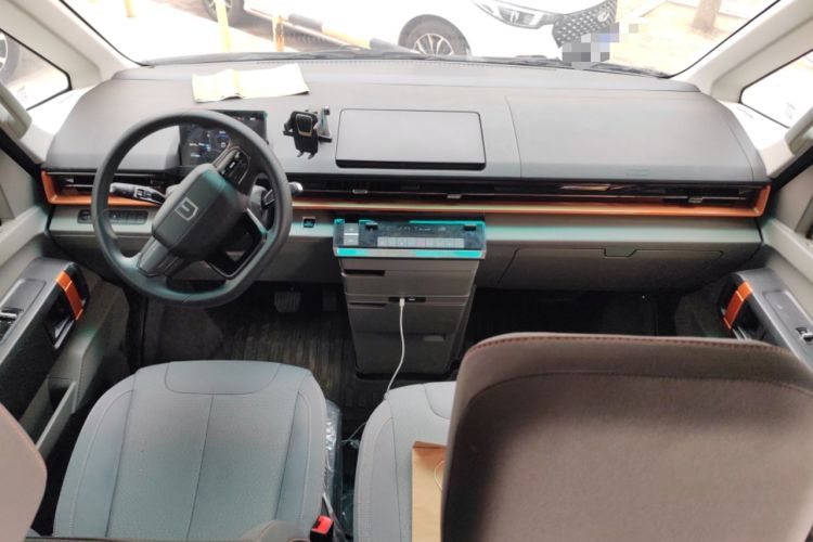 Used Farizon Super VAN 2025 Yucheng Action-Pak, Mid-Axle Mid-Roof 68kWh ZhiXin, 7-seater