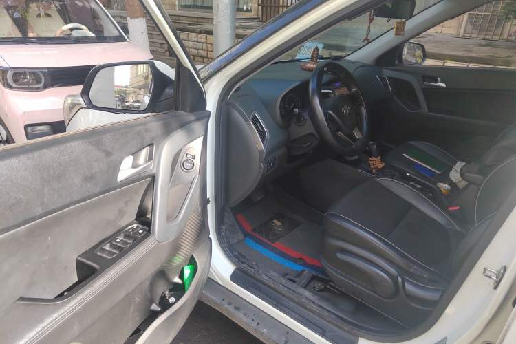 Used Hyundai ix25 2015 1.6L Automatic Two-Wheel Drive Smart GLS Trim Driver Seat