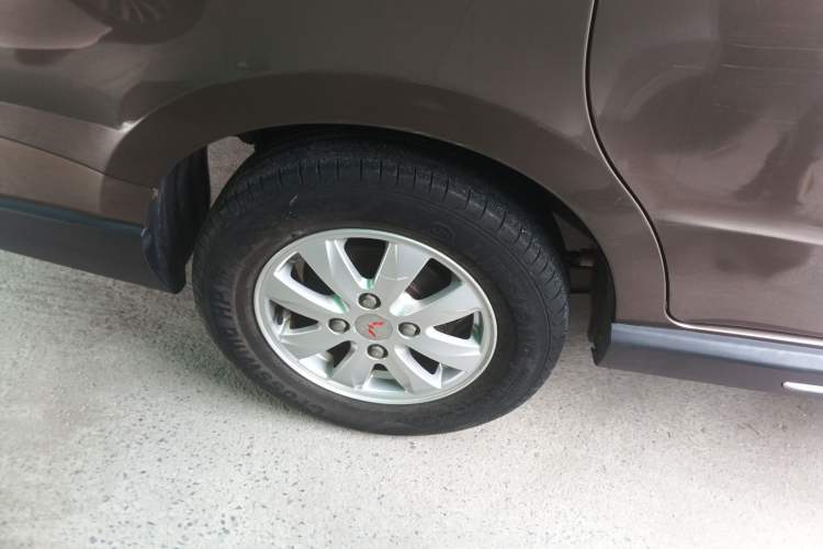 Used Wuling Hongguang 2014 1.5L S Automatic Luxury Model Exterior 5