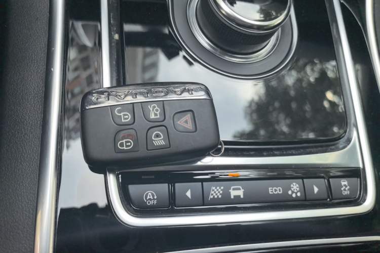 Used Jaguar XEL 2018 2.0T 250 PS Premium Edition
