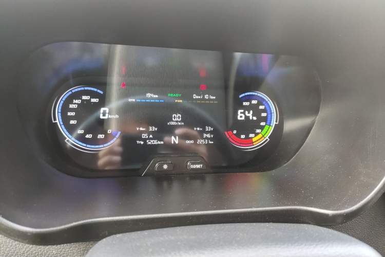 Used Chana Ruixing EM80 2025 Passenger Version Comfort Edition 6-Seater 300 km Dual-Swing Doors