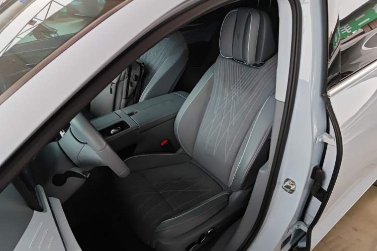 Used VOYAH PASSION 2023 Four-Wheel Drive Flagship Edition
