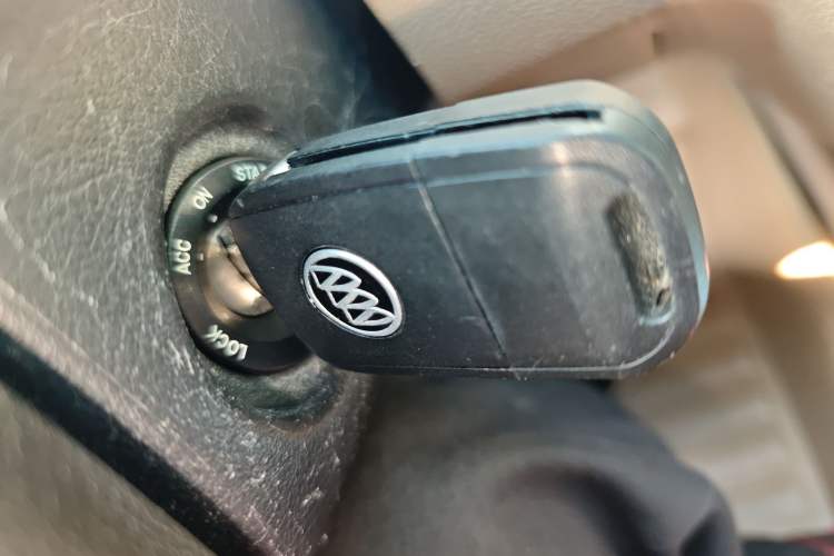 Used Buick Excelle 2013 1.5L Manual Classic Model
