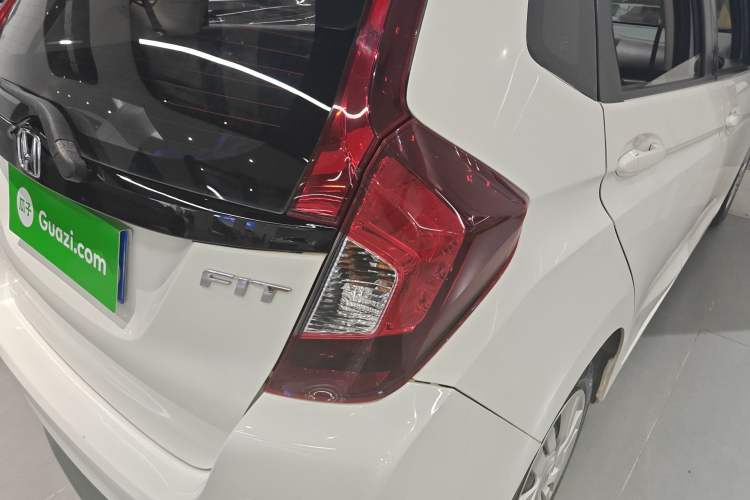 Used Honda Fit 2016 1.5L LX CVT Comfort Model Right Rear Taillight