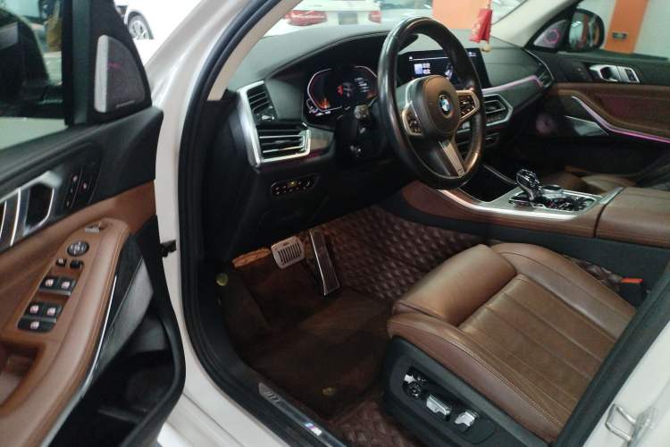 Used BMW X5 2019 xDrive40i Luxury Model with M Sport Package