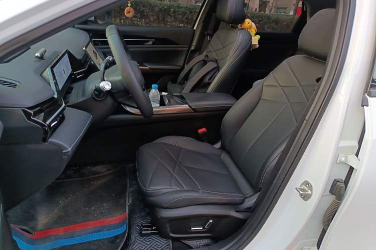 Used Geely Galaxy L6 2024 125km PLUS Dragon Edition